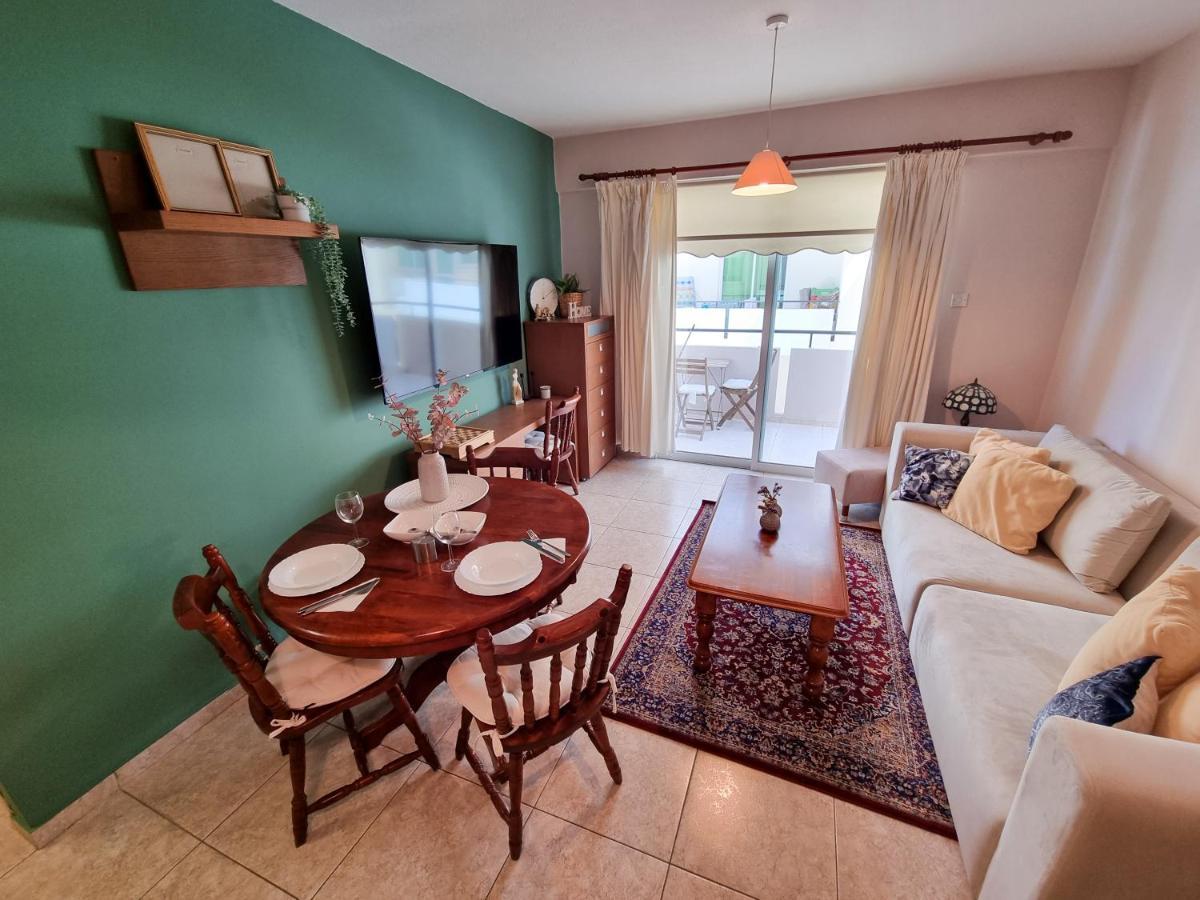 Dock Holiday Apartment Larnaca Exteriér fotografie